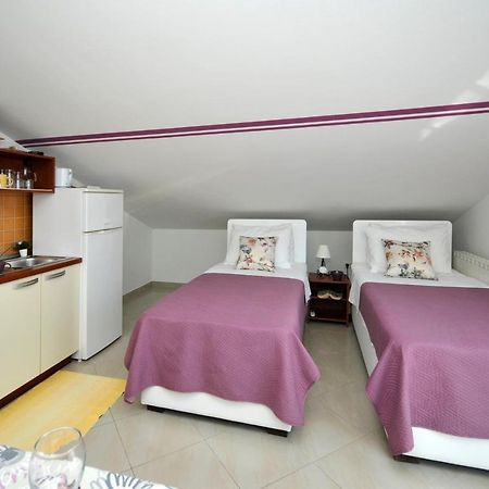Apartments Roza Трогір Екстер'єр фото