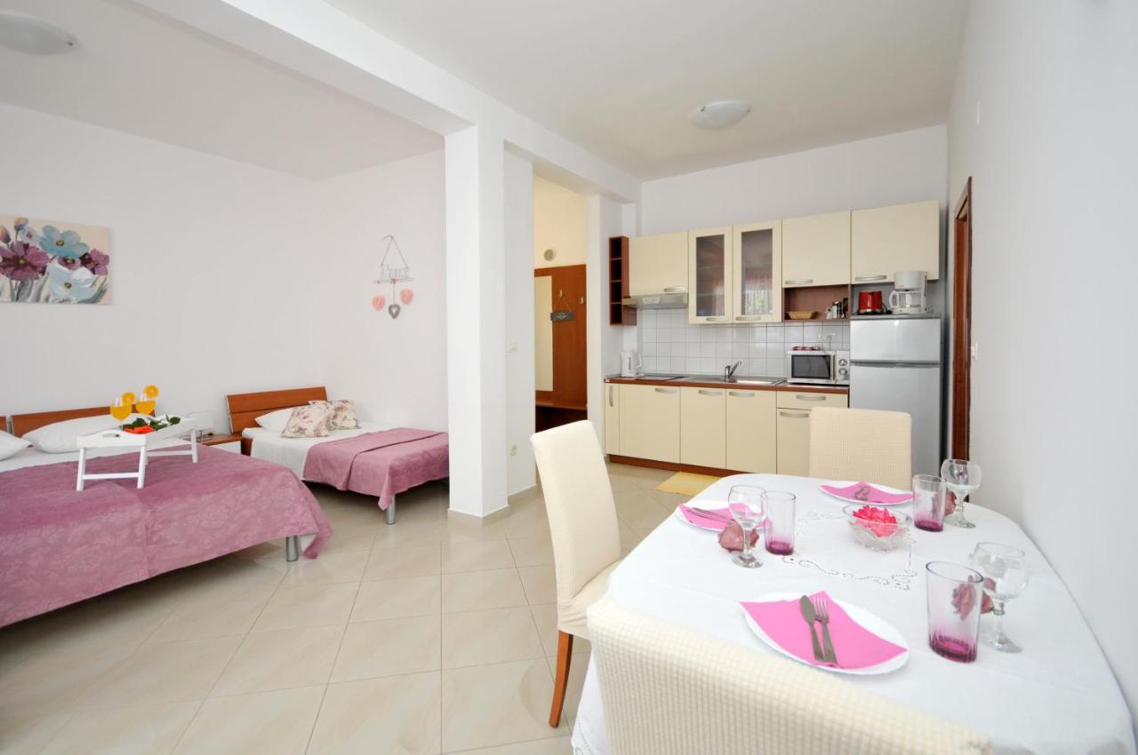 Apartments Roza Трогір Екстер'єр фото