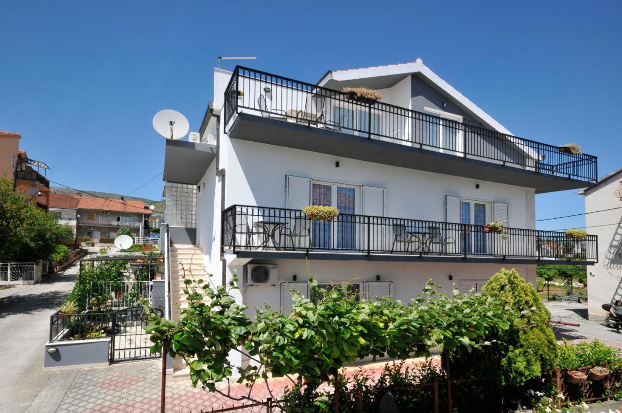 Apartments Roza Трогір Екстер'єр фото