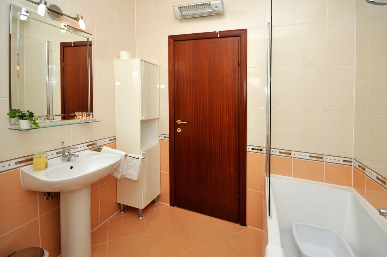 Apartments Roza Трогір Екстер'єр фото