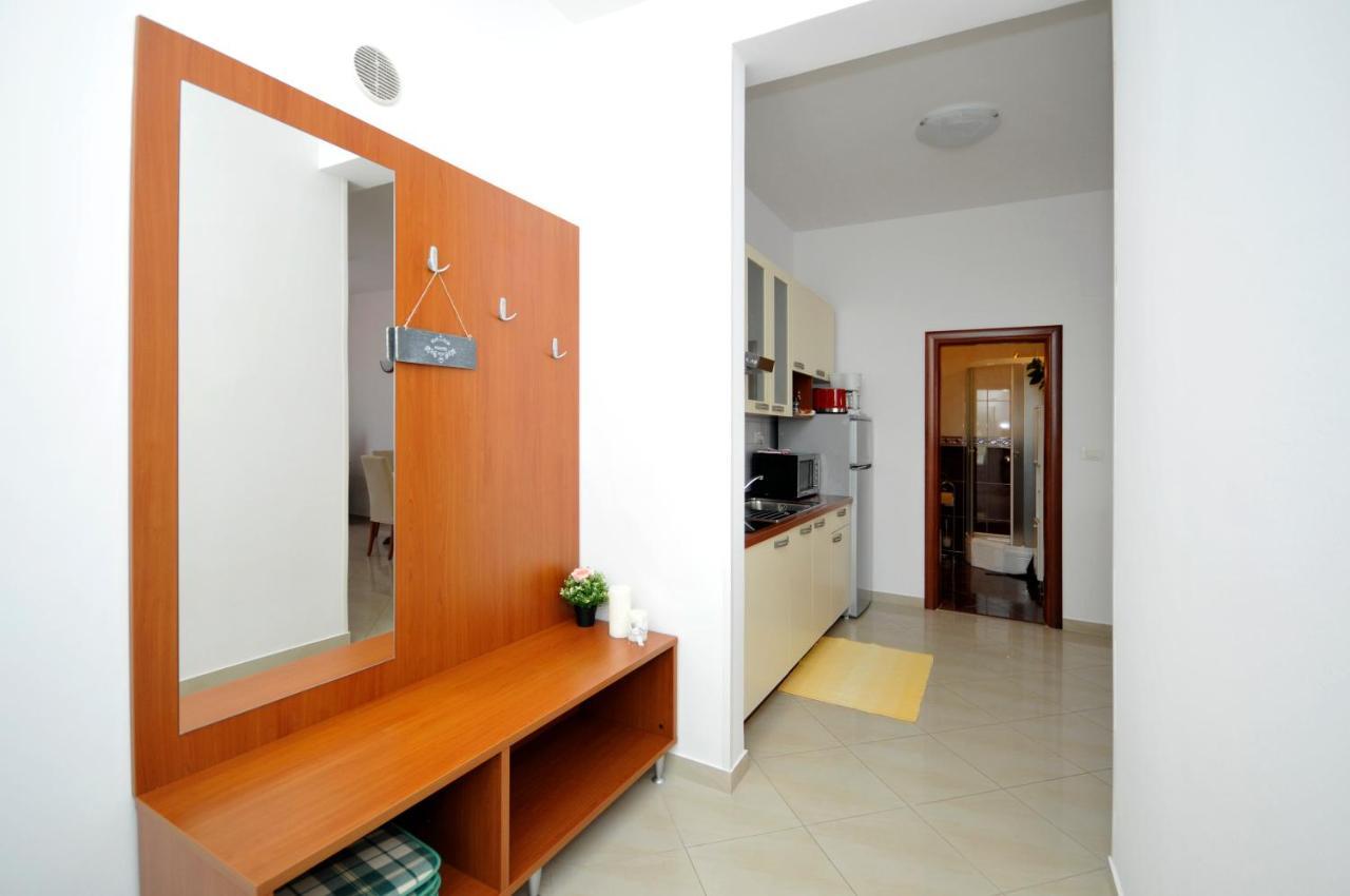 Apartments Roza Трогір Екстер'єр фото