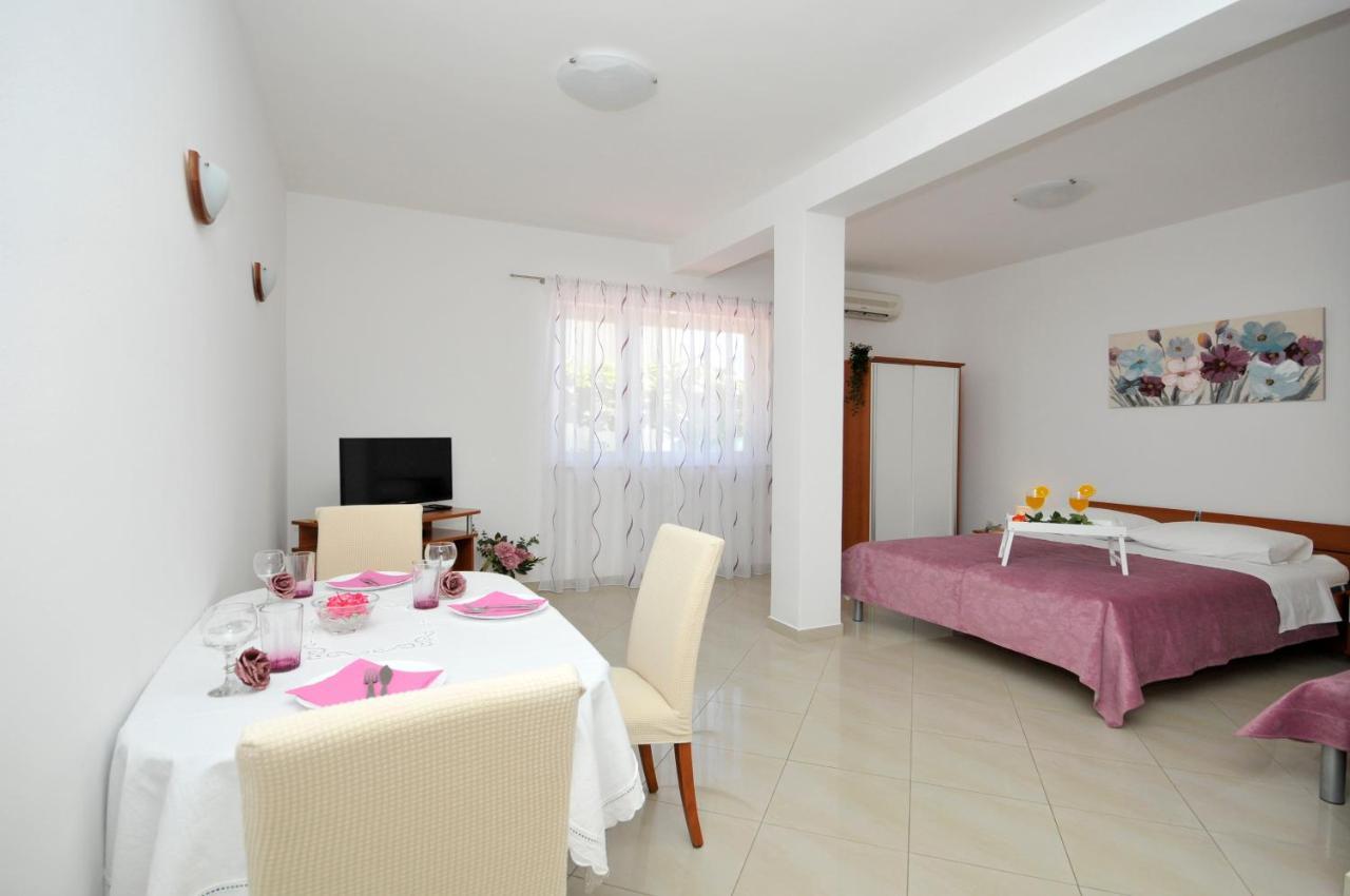 Apartments Roza Трогір Екстер'єр фото