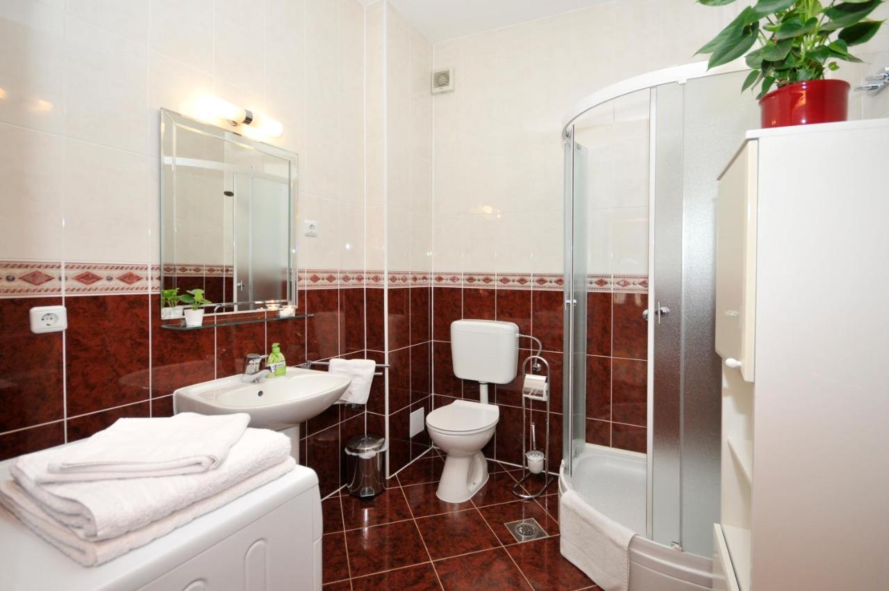 Apartments Roza Трогір Екстер'єр фото