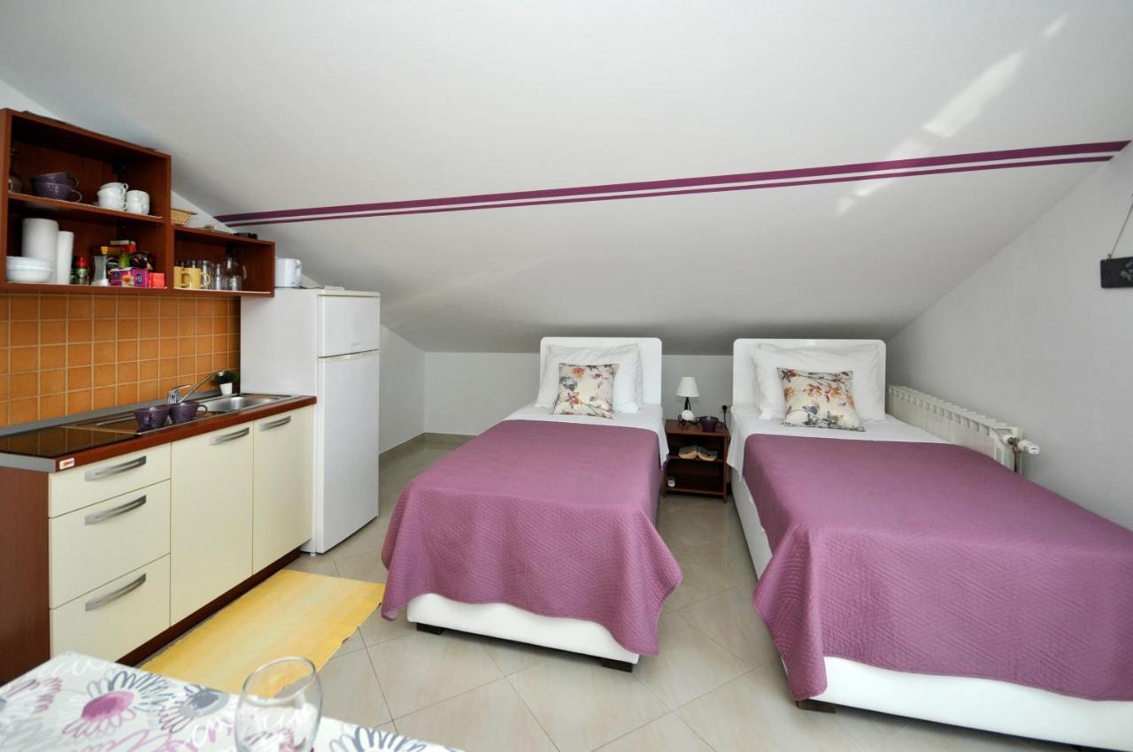 Apartments Roza Трогір Екстер'єр фото